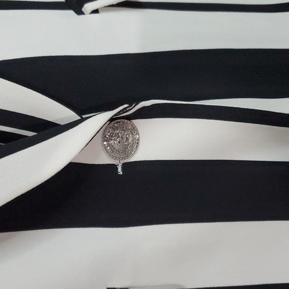 Women's Black & White Stripe Blazer - Picture 6 of 6